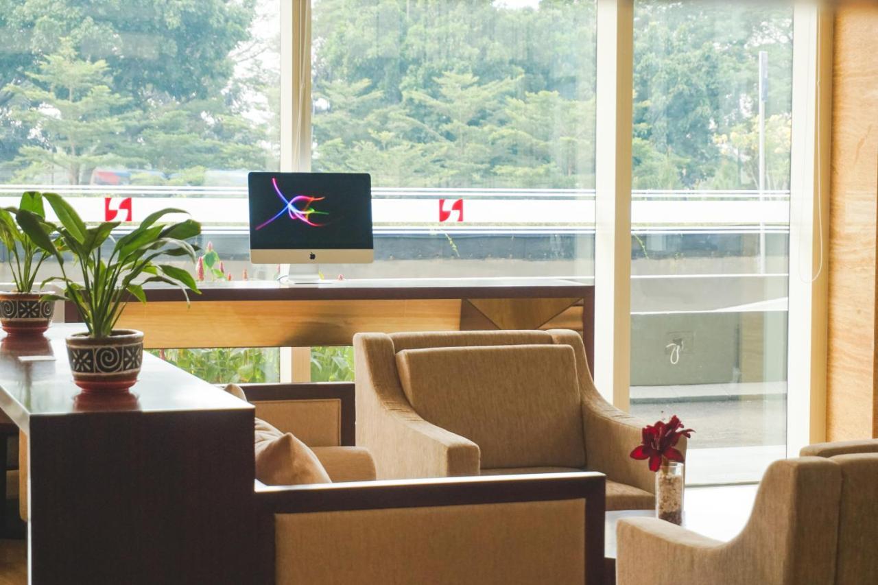 Swiss-Belcourt Serpong Kültér fotó